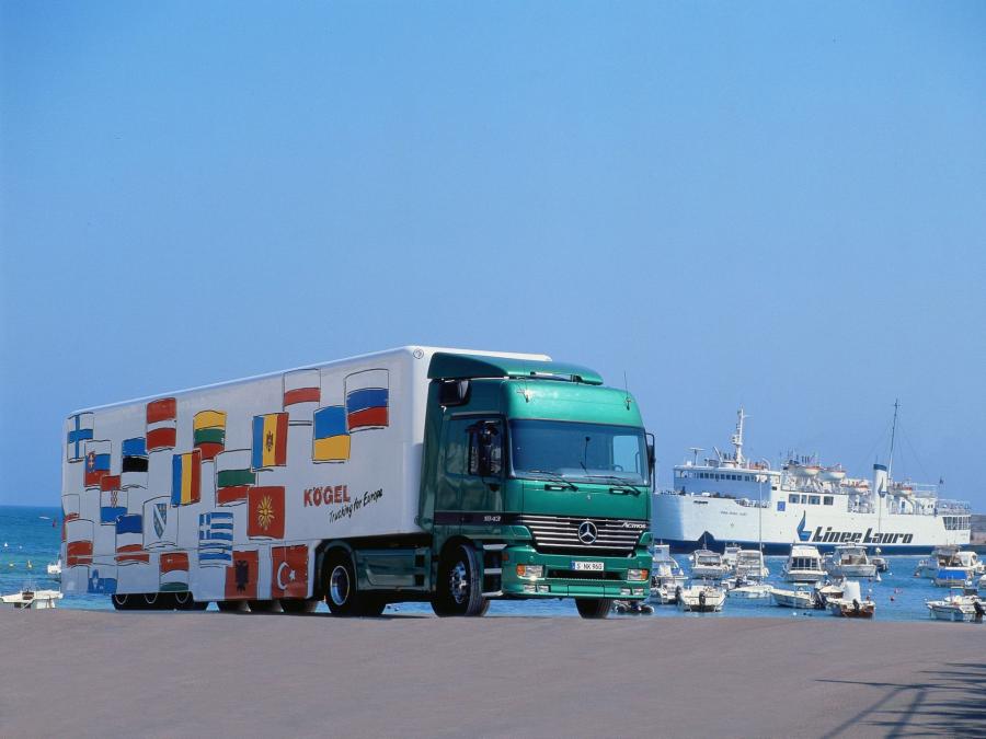  Mercedes-Benz Actros 1843 1997 года  (фото 17 из 21)